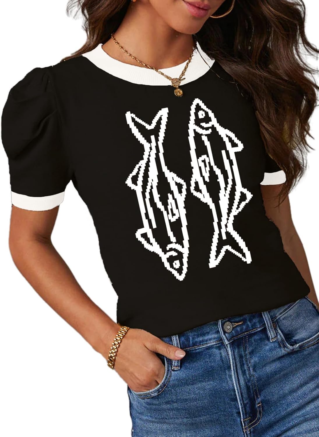 Short-sleeved Knitted Top with Round Neck and Striped Design T-shirt